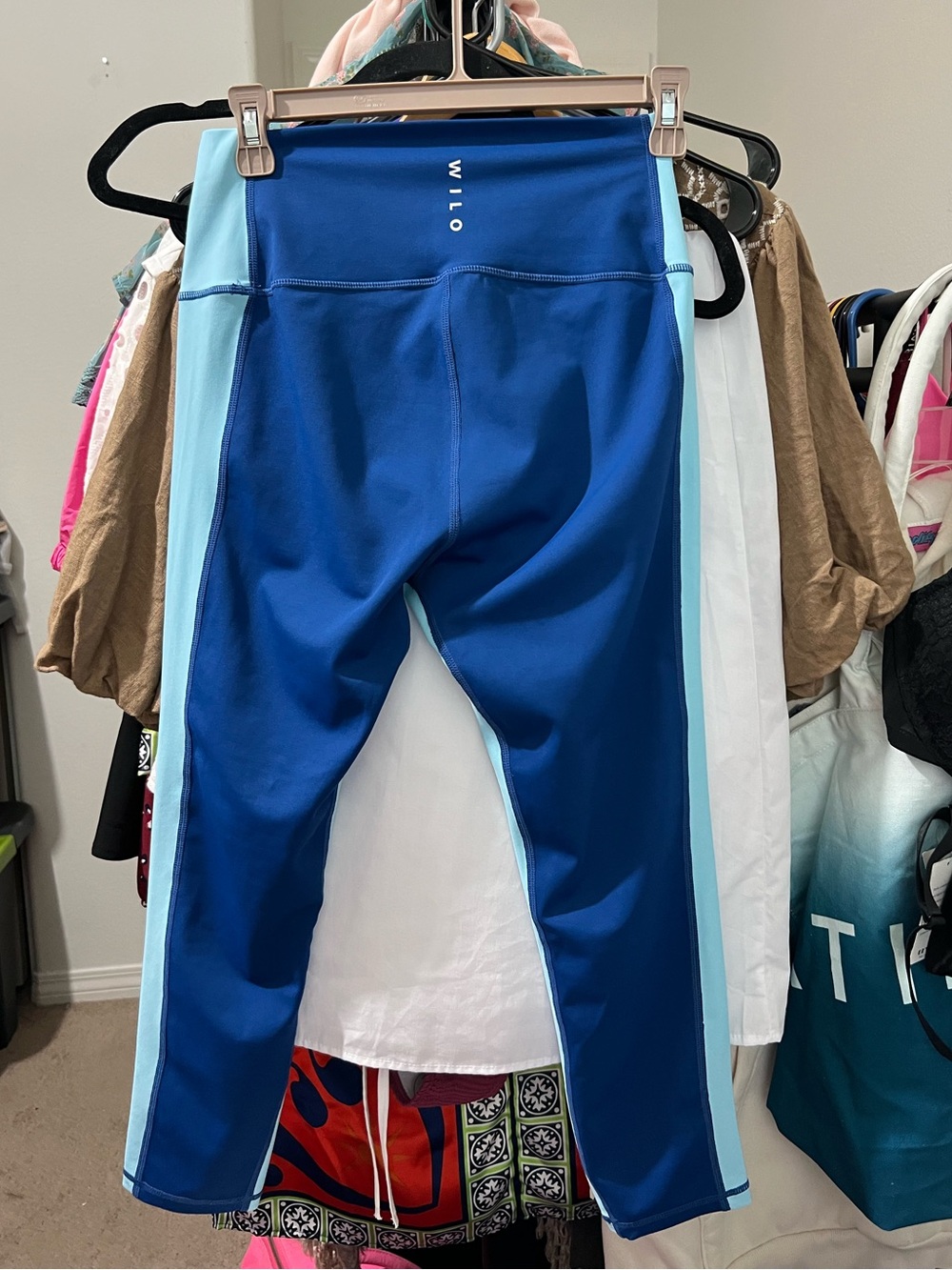 Wilo Blue & Light Blue Colorblock Leggings